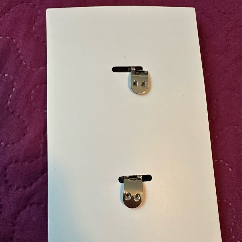 Navy blue velvet shoe clips from White House Black market brand new in packaging - Picture 2 of 5